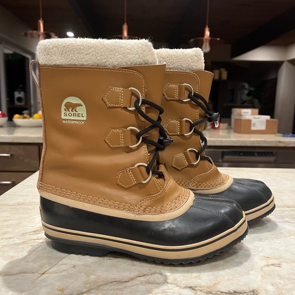 Sorel Caribou Waterproof Insulated Women’s Size 6 Snow Boots Leather and Rubber - Picture 1 of 5